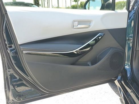 Used 2019 Toyota Corolla XSE image 17