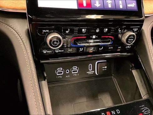 Used 2023 Jeep Grand Cherokee L Summit AWD/4WD image 31