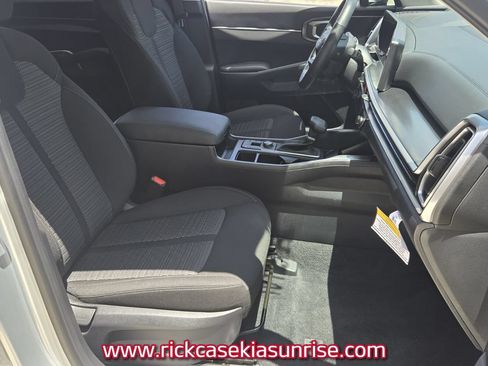 Used 2026 Kia Sorento LX FWD image 17