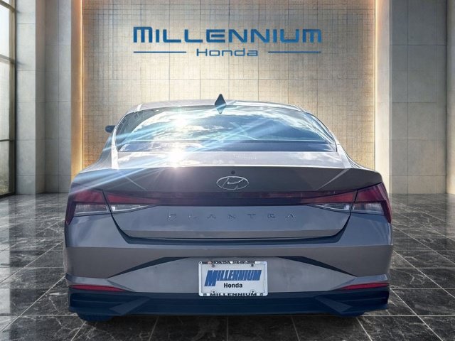 Used 2023 Hyundai Elantra SEL FWD image 4