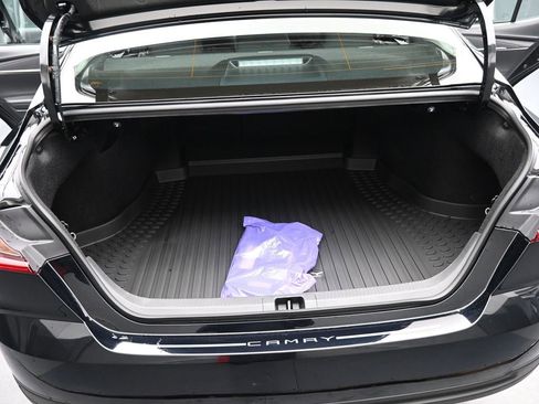 Used 2025 Toyota Camry LE image 12