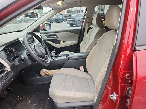Used 2023 Nissan Rogue SV FWD image 11