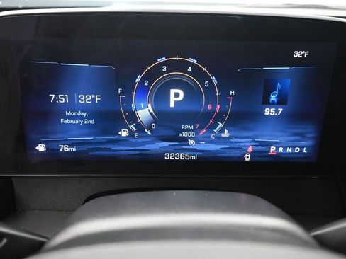 Used 2025 Chevrolet Traverse LT image 37