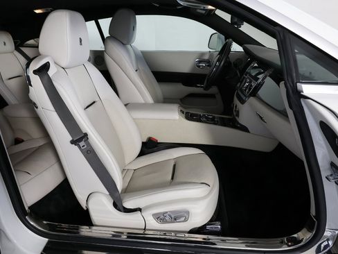 Used 2016 Rolls-Royce Wraith image 10