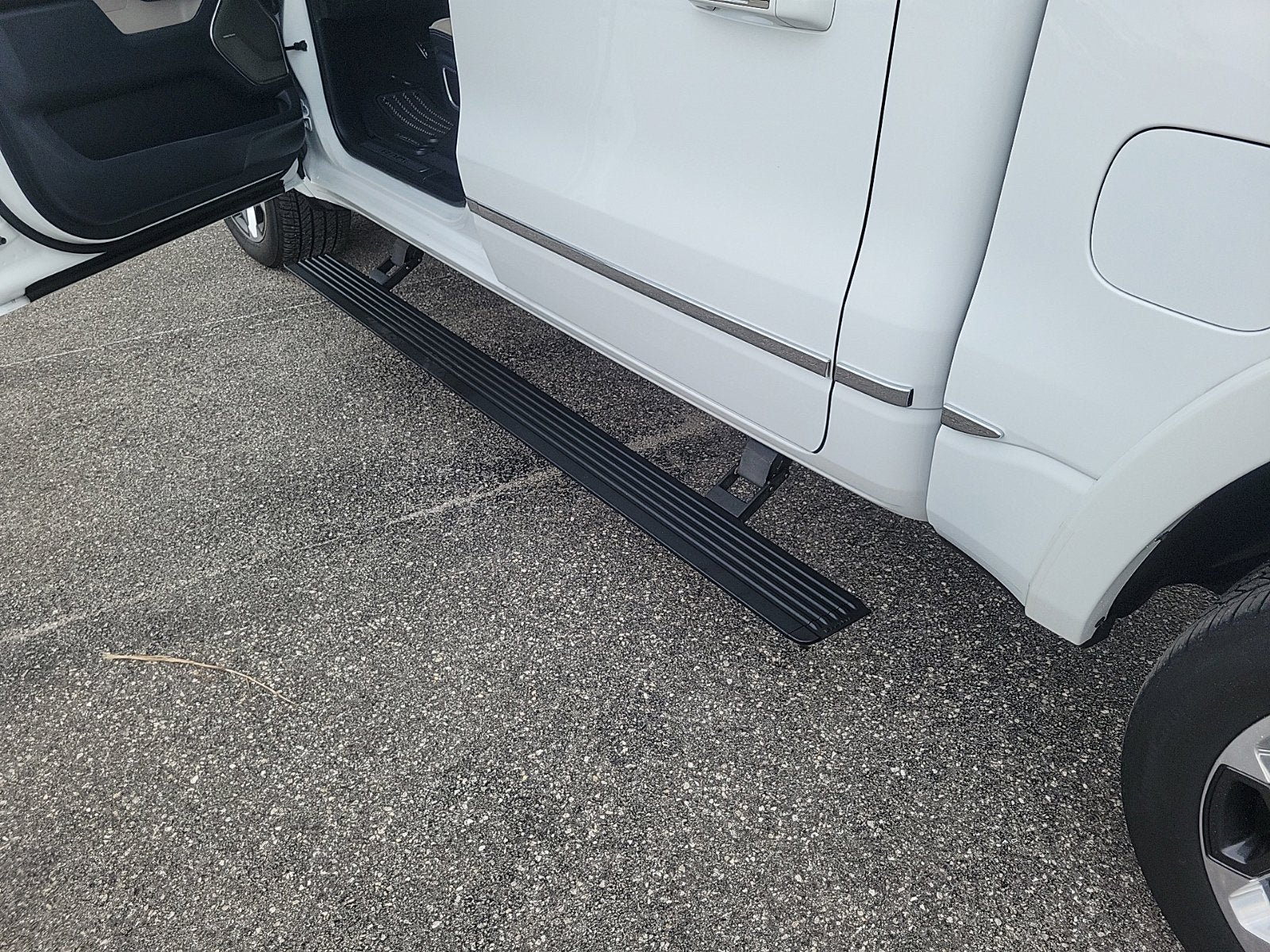 Used 2022 RAM 1500 Limited RWD image 12