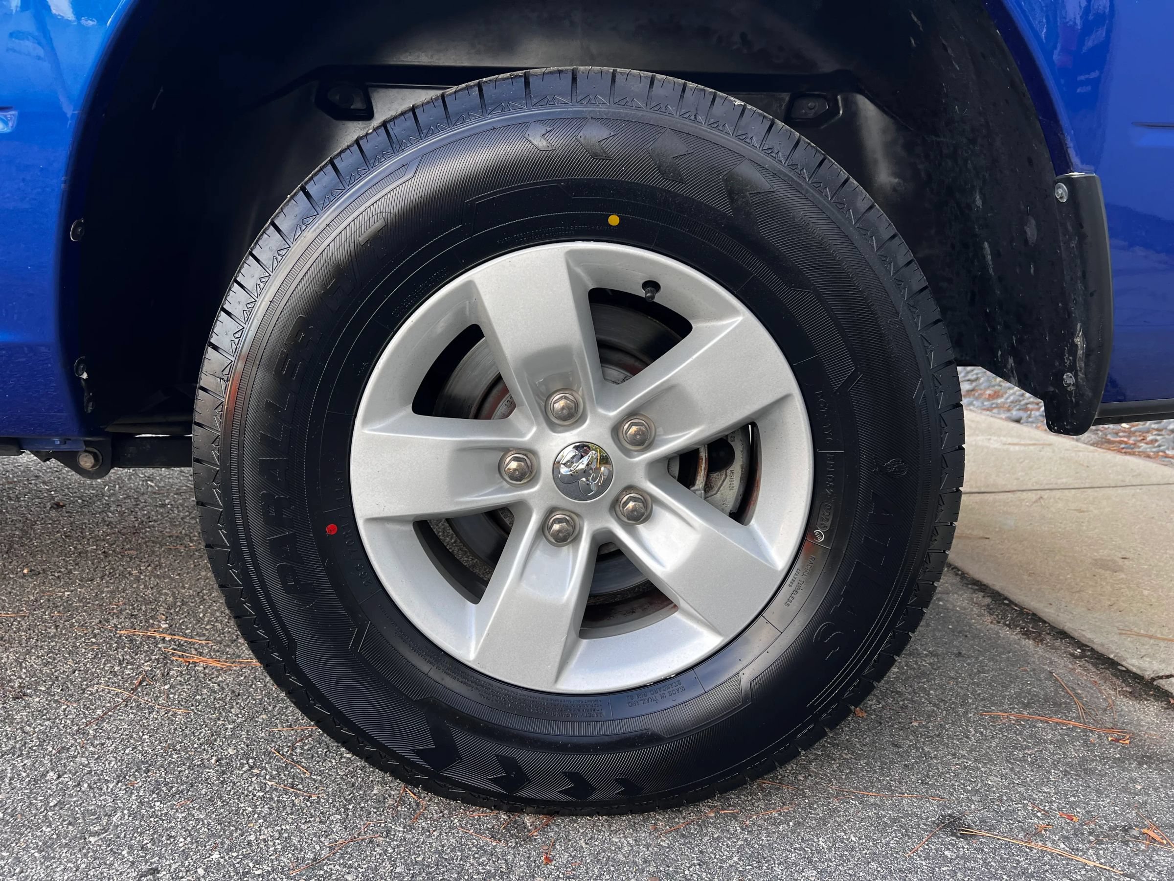Used 2019 RAM 1500 Classic SLT w/ Luxury Group RWD image 26