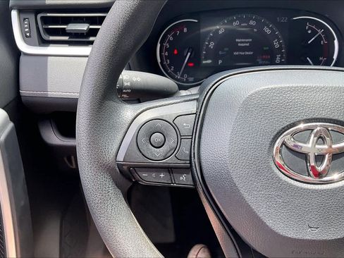Used 2025 Toyota RAV4 XLE FWD image 23