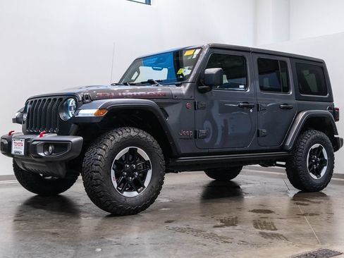 Used 2021 Jeep Wrangler Unlimited Rubicon w/ Dual Top Group AWD/4WD image 3