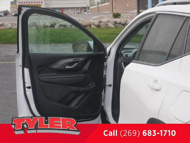 Used 2024 GMC Terrain SLT AWD/4WD image 21