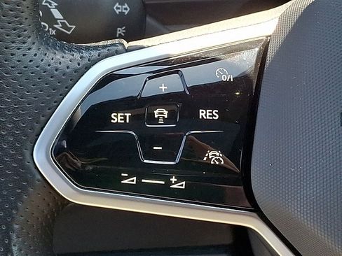 Used 2023 Volkswagen Tiguan SE R-Line AWD/4WD image 21