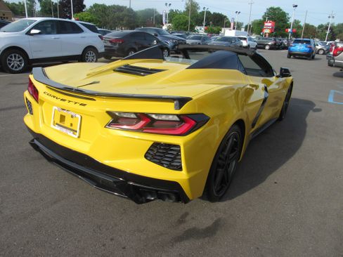 Used 2025 Chevrolet Corvette Stingray Preferred Conv w/ Stealth Interior Trim Package RWD image 5