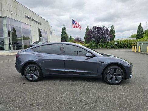 Used 2022 Tesla Model 3 Long Range AWD/4WD image 8
