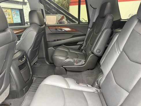 Used 2017 Cadillac Escalade 2WD image 13