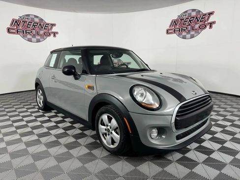 Used 2016 MINI Cooper 2-Door Hardtop image 9