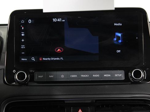 Certified 2022 Hyundai Kona Limited FWD image 9