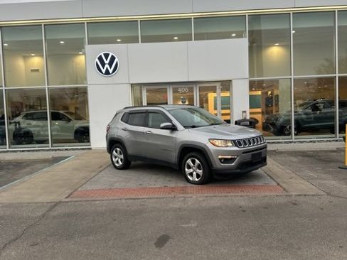 Used 2018 Jeep Compass Latitude w/ Popular Equipment Group image 1
