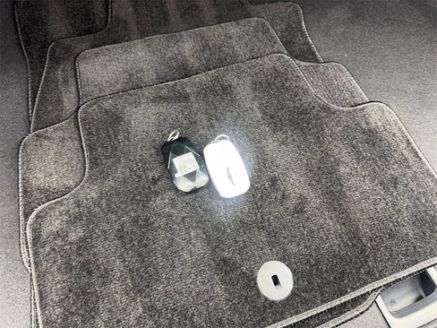 Used 2025 Genesis G70 2.5T image 83