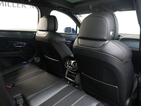 Certified 2021 Bentley Bentayga image 29