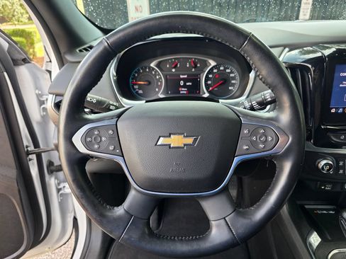 Used 2022 Chevrolet Traverse LT w/ LT Premium Package FWD image 24