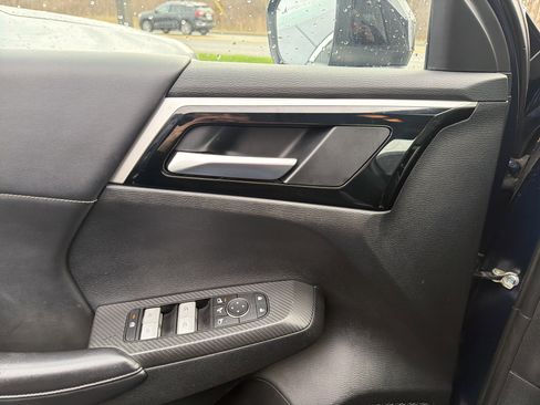 Used 2023 Mitsubishi Outlander SE Black Edition AWD/4WD image 14