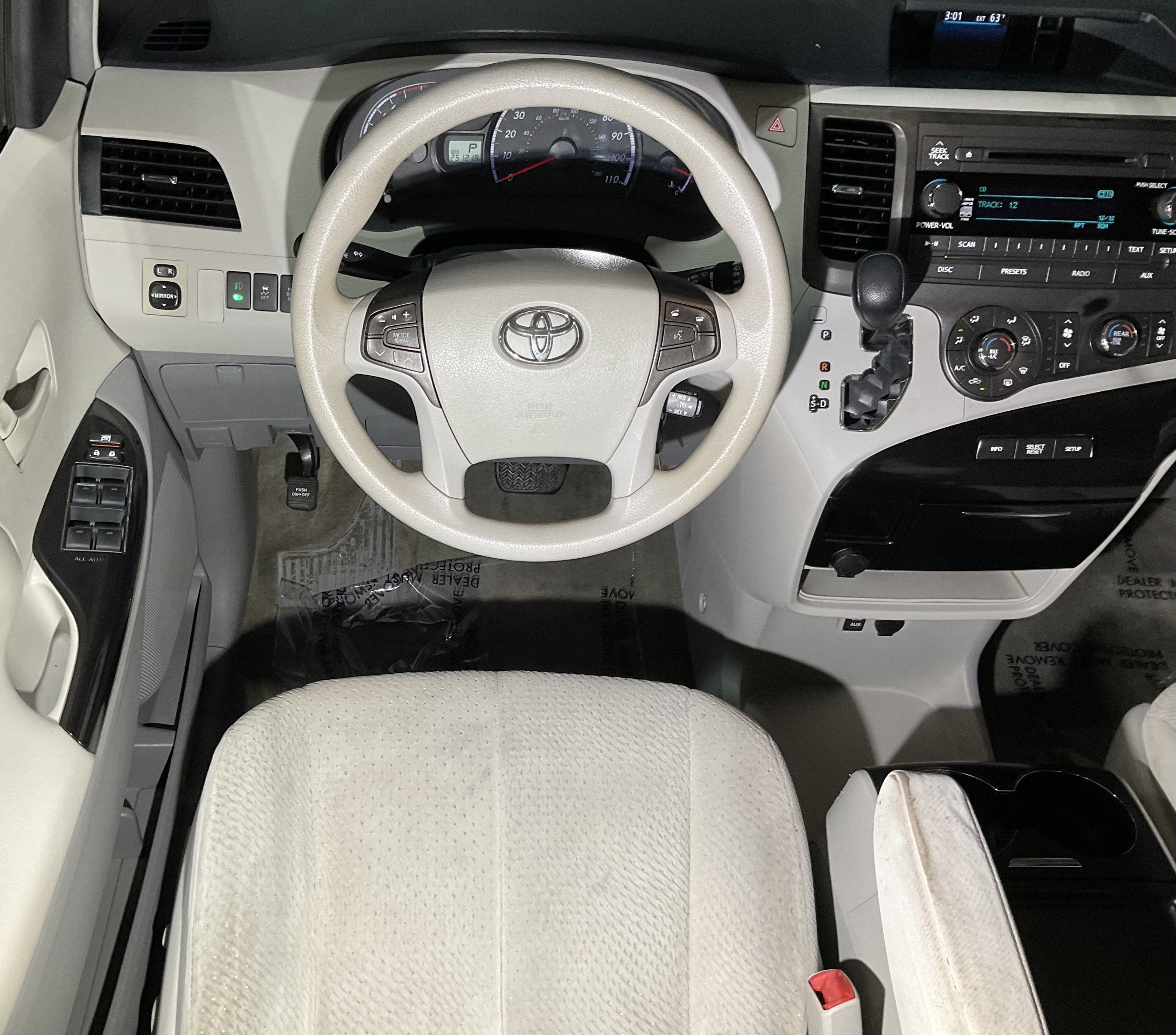 Used 2012 Toyota Sienna LE w/ Towing Pkg FWD image 21