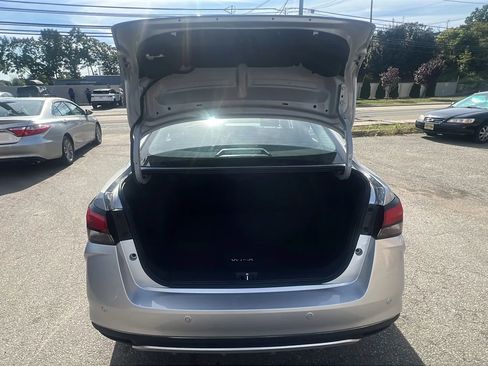 Used 2025 Nissan Versa SV image 9