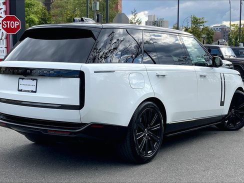 Certified 2024 Land Rover Range Rover Long Wheelbase Autobiography AWD/4WD image 12