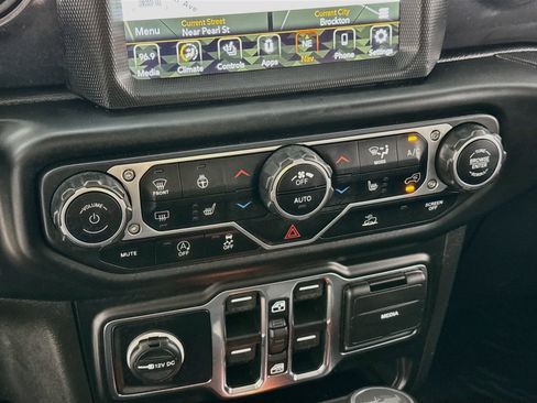 Used 2022 Jeep Wrangler Unlimited Sport AWD/4WD image 18