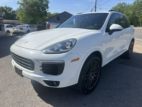 Used 2017 Porsche Cayenne Platinum Edition image 1