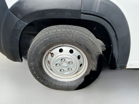 Used 2023 RAM ProMaster 2500 image 13