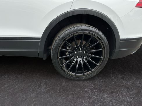 Used 2020 Volkswagen Tiguan S FWD image 9