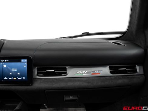 Used 2023 Maserati MC20 Spyder RWD image 40