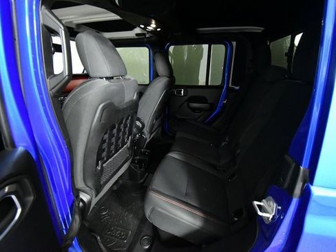 Used 2021 Jeep Gladiator Rubicon w/ Cold Weather Group image 24