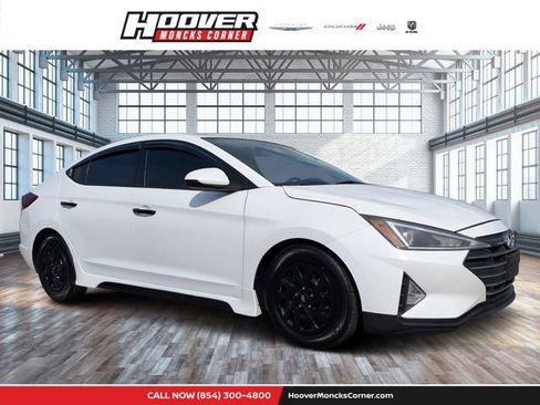 Used 2019 Hyundai Elantra SE w/ Cargo Package FWD image 1