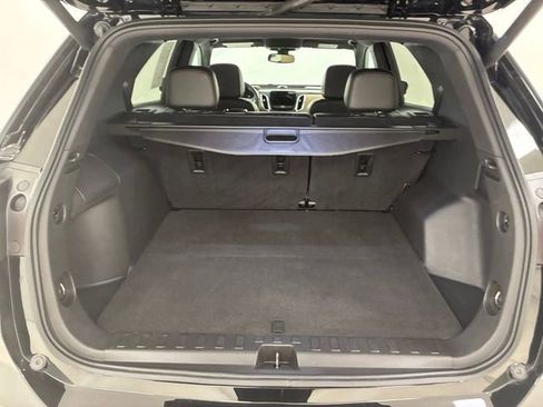 Used 2023 Chevrolet Equinox Premier AWD/4WD image 17