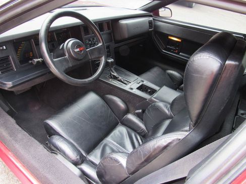 Used 1989 Chevrolet Corvette Coupe RWD image 6