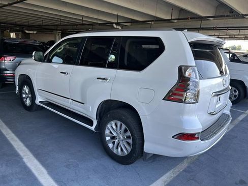 Used 2015 Lexus GX 460 w/ Premium Package AWD/4WD image 2
