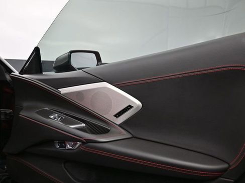 Used 2021 Chevrolet Corvette Stingray Premium Conv w/ Z51 Performance Package RWD image 23