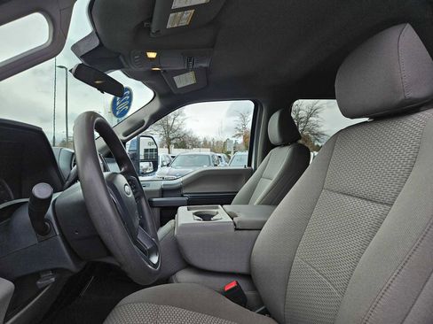 Used 2022 Ford F350 XLT w/ XLT Premium Package image 24