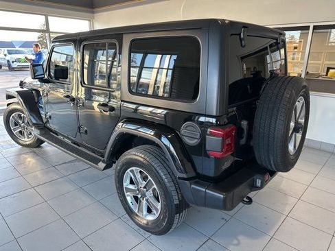 Used 2021 Jeep Wrangler Unlimited Sahara w/ Uconnect 4C Nav & Sound Group AWD/4WD image 4
