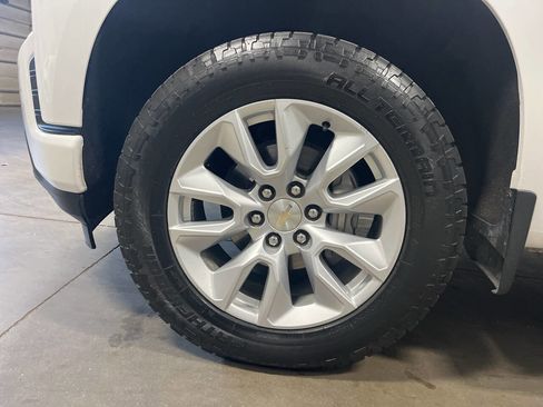 Used 2021 Chevrolet Silverado 1500 Custom w/ LPO, Dark Essentials Package image 8