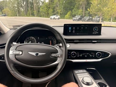 Used 2025 Genesis GV70 2.5T AWD/4WD image 2