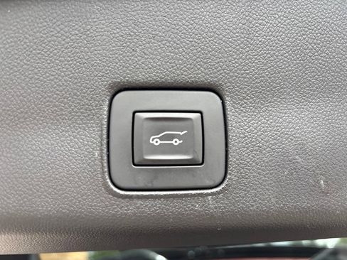 Used 2025 Chevrolet TrailBlazer LT w/ Convenience Package AWD/4WD image 7