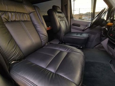 Used 2014 Mercedes-Benz Sprinter 2500 image 45