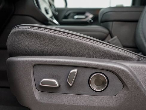 New 2026 GMC Yukon XL Denali w/ Denali Reserve Package image 17