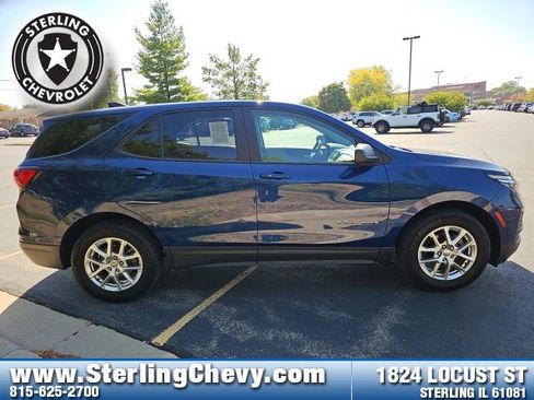 Used 2022 Chevrolet Equinox LS image 4