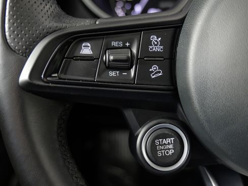 Used 2023 Alfa Romeo Stelvio Ti image 39