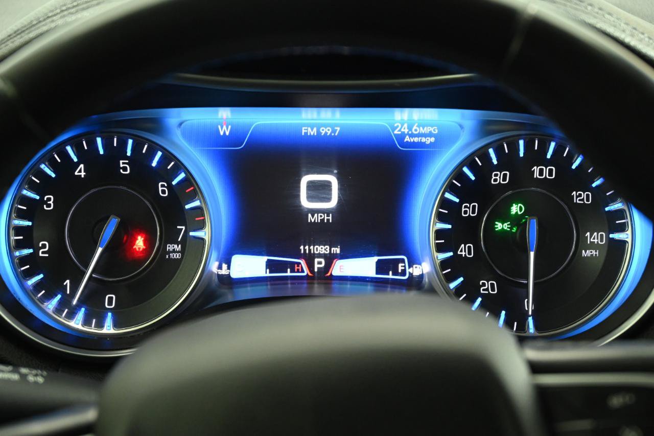 Used 2021 Chrysler 300 Touring L RWD image 23