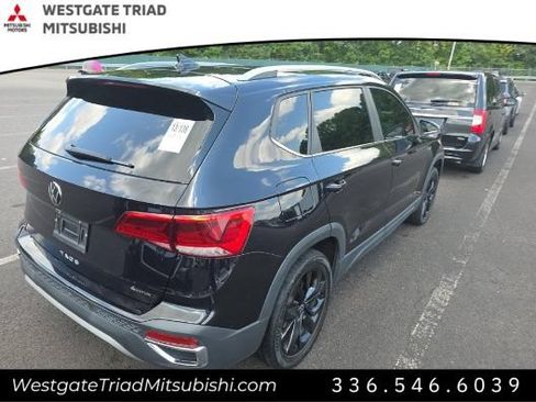 Used 2022 Volkswagen Taos SE AWD/4WD image 4