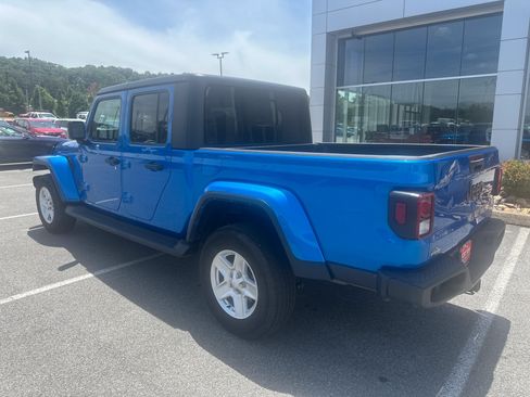 Used 2022 Jeep Gladiator Sport AWD/4WD image 9